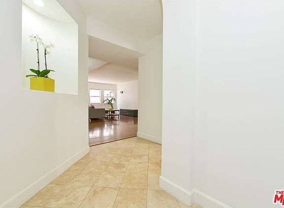 4th image of 1522 Amherst Ave APT 302