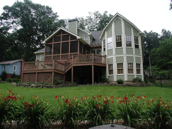 230 Lake Dr, Norcross, GA 30071