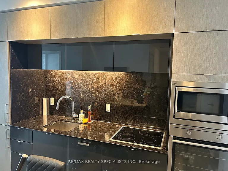 10 York St #6001 — Photo 5