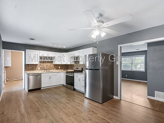 5th image of 1595 Flicker Dr
