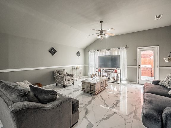 4th image of 1240 Camden Yard Dr