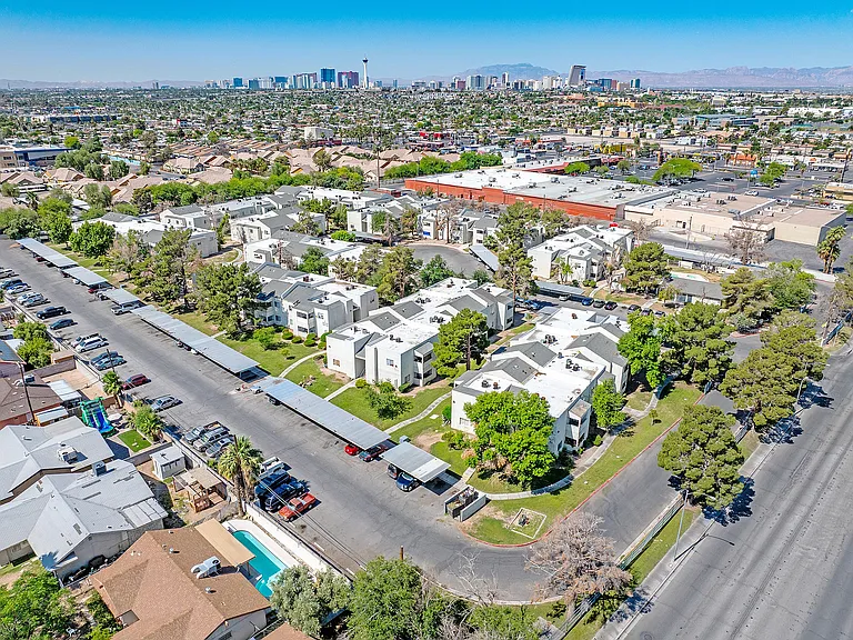 Wood Ridge Villas Apartment