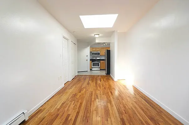 Rented by Safdie Realty Group | media 11