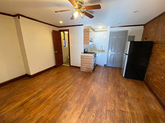 Rented by Lang Realty LLC | media 9