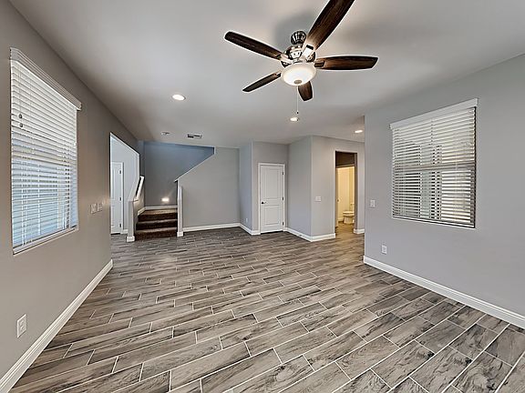 4th image of 252 N 69th Pl