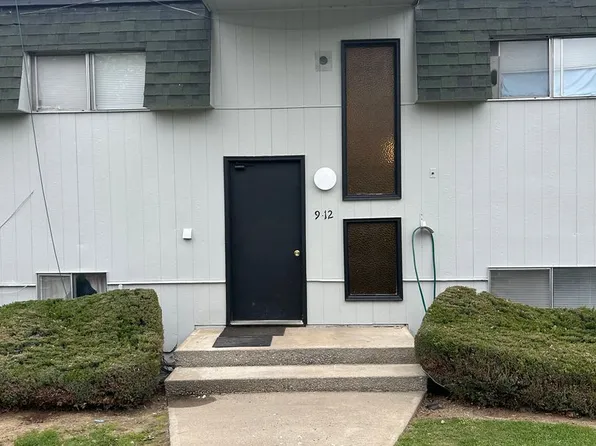 Sunset Manor, 933 N Baker Ave #10, East Wenatchee, WA 98802