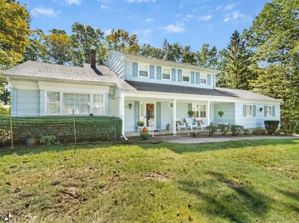 27 Beech Dr, Morris Plains Boro, NJ 07950
