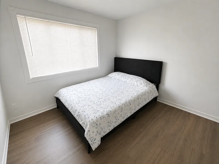 3539 Chippendale Dr — Photo 15
