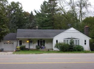 1208 Lake Michigan Dr, Grand Rapids, MI