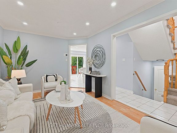 5th image of 50 Willow Park Dr