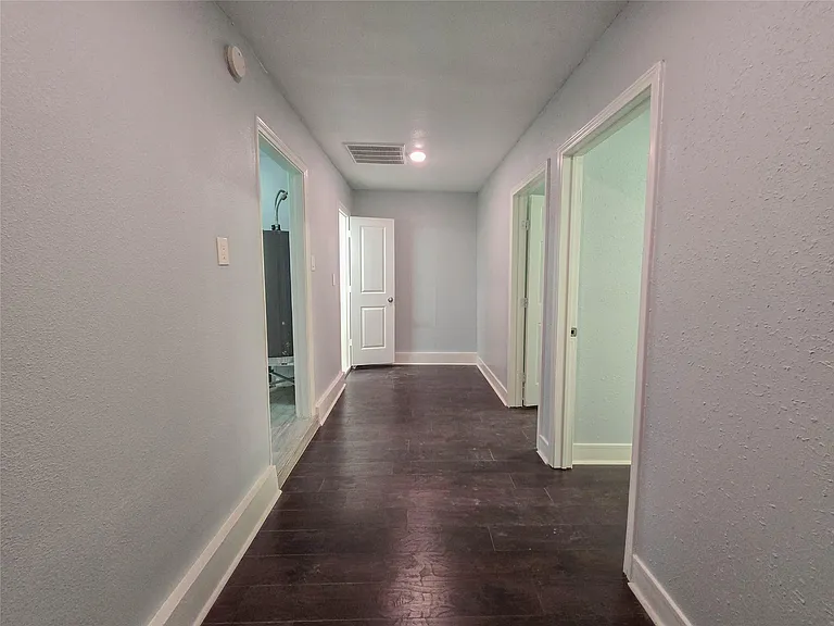 7007 Bellaire Blvd — Photo 17