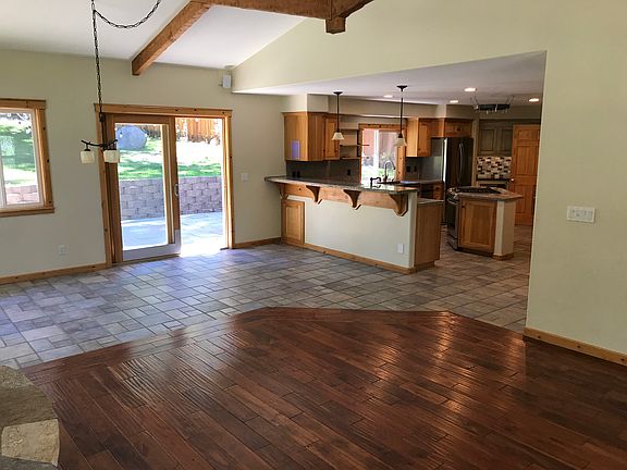 5th image of 15841 Woodbridge Ln