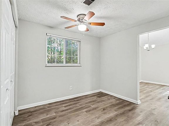 5th image of 2196 Scarbrough Dr