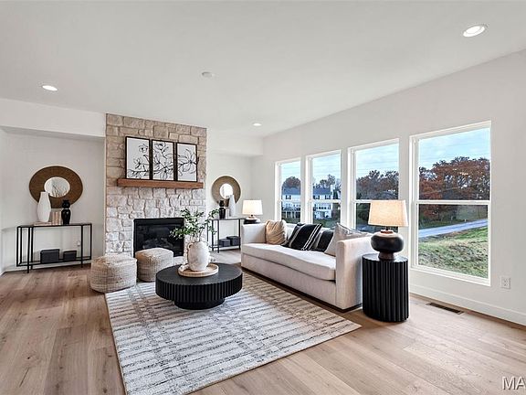 7th image of this home