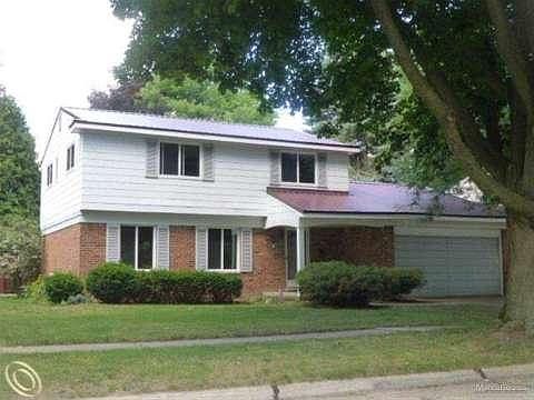 2nd image of 33040 Maplenut St