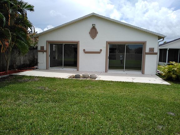 4th image of 3929 Bayberry Dr