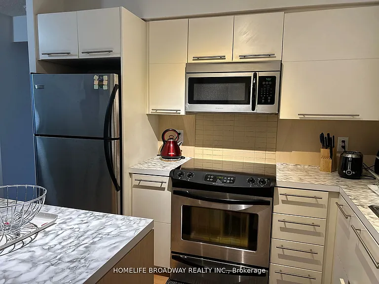 25 Carlton St #1310 — Photo 12
