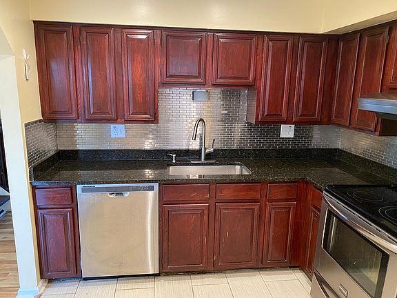 3rd image of 7600 Nutwood Ct