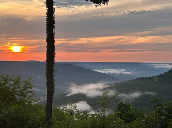 755 Sunset Cir #Sv-109, Jasper, TN 37347