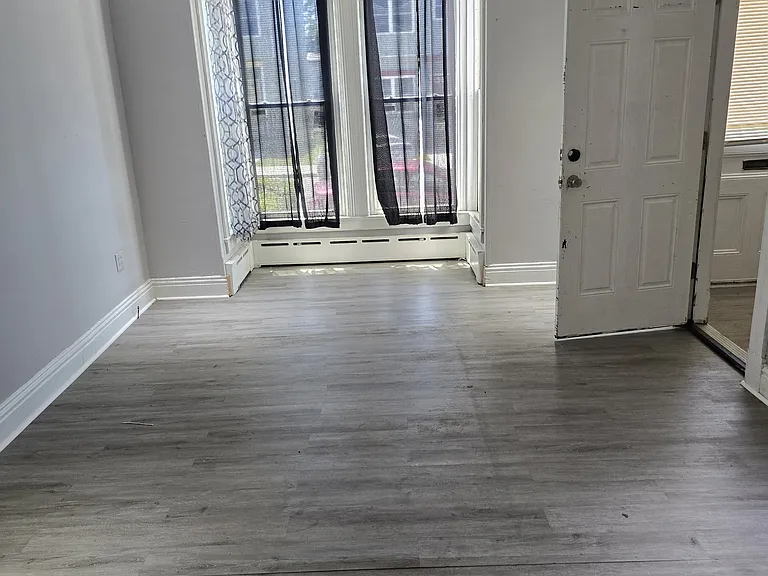 10 Park Ave #1 — Photo 1