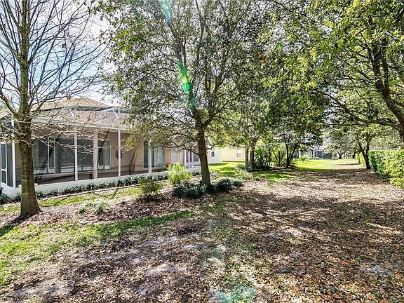 5th image of 117 Crepe Myrtle Dr