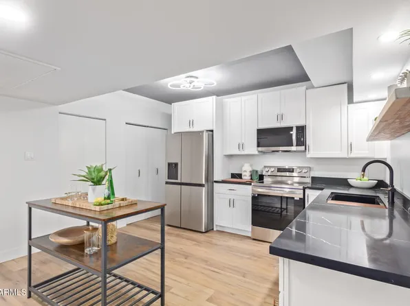 351 E THOMAS Road #D208, Phoenix, AZ 85012