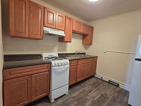 2nd image of 19 S 12th St Floor 3
