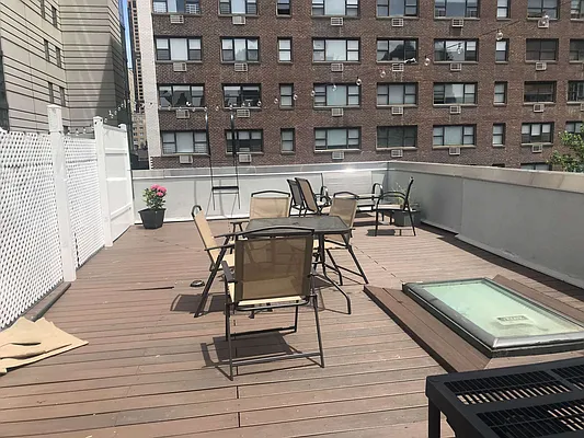 Rented by Compass | media 24