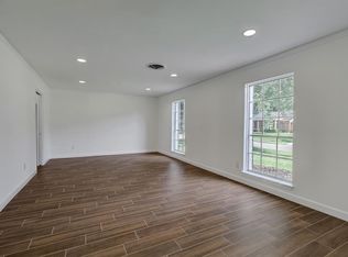 8911 Rowan Ln, Houston, TX 77036