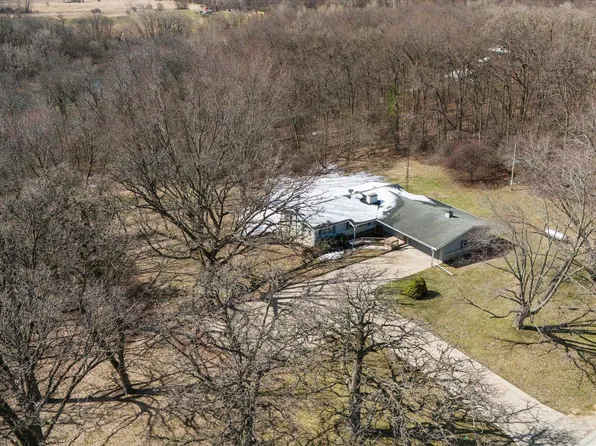 741 Cty Hwy #A, Edgerton, WI 53534