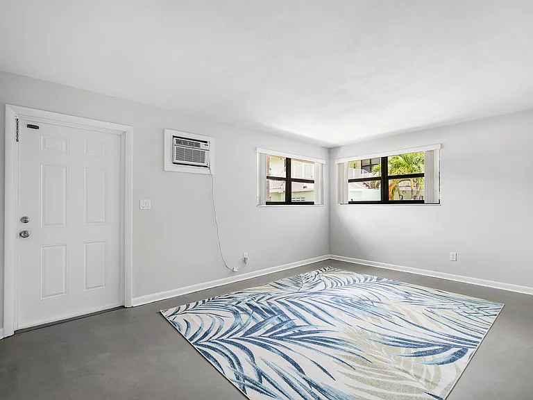 5615 N Ocean Blvd #10 — Photo 14