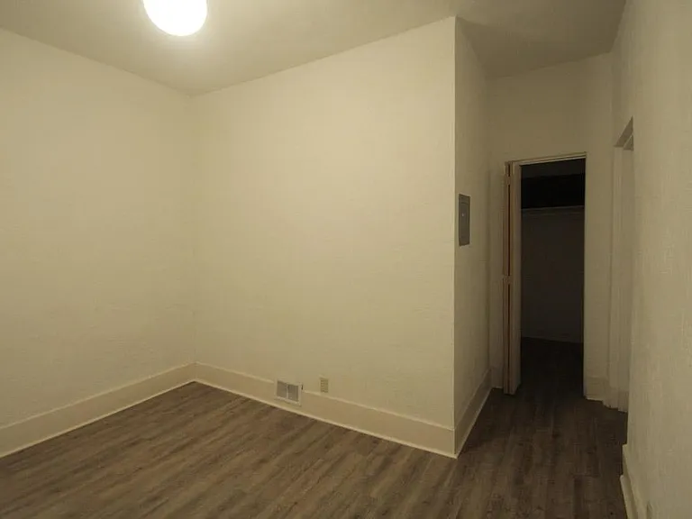 419 Peebles St #1 — Photo 6