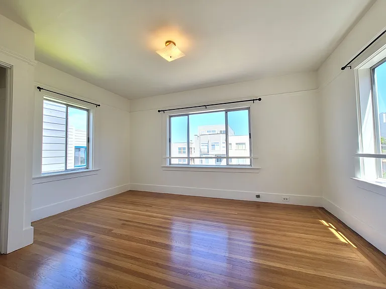 838 25th Ave — Photo 11