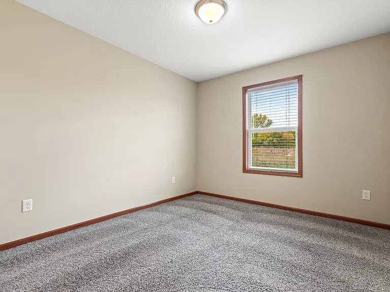 Perry Creek Townhomes - Midland, MI — Photo 23