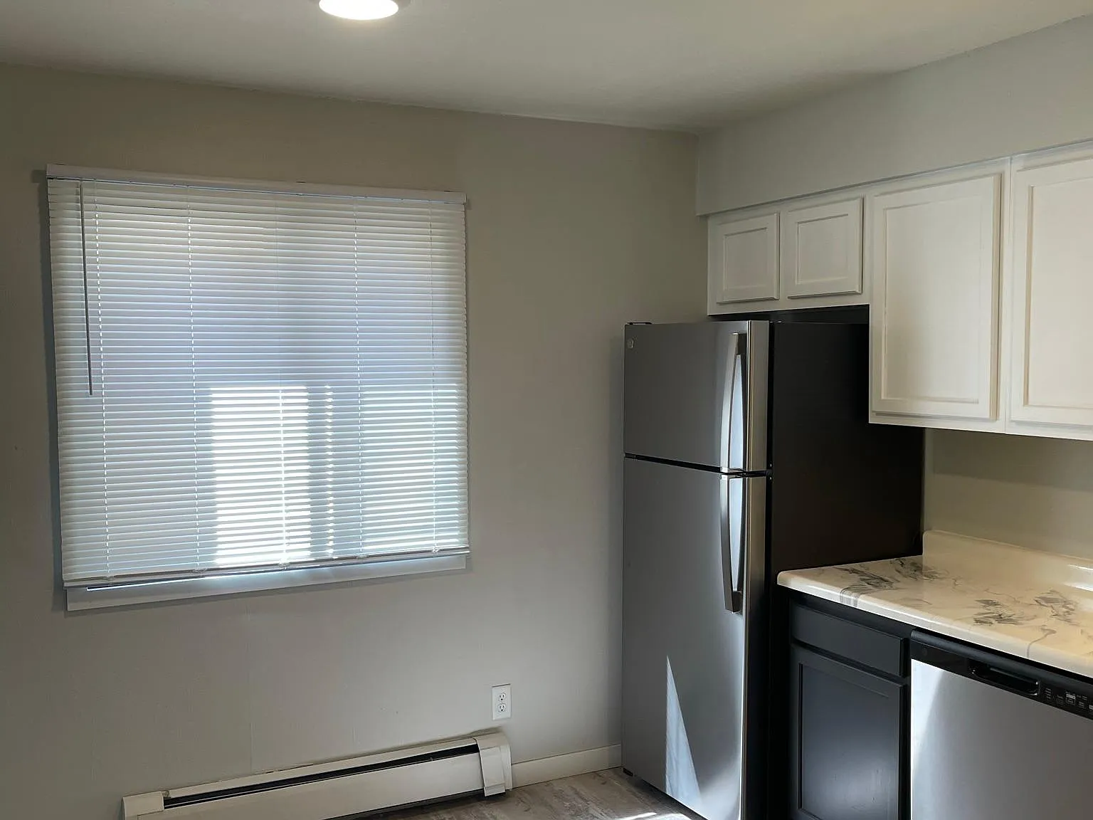 3 bed, $2,033 — Photo 3