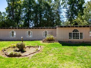 416 Sherwood Dr, Seneca, SC 29678