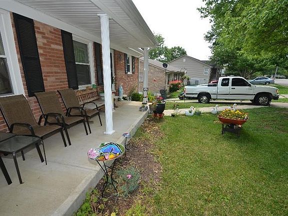 5th image of Whispering Hills Dr