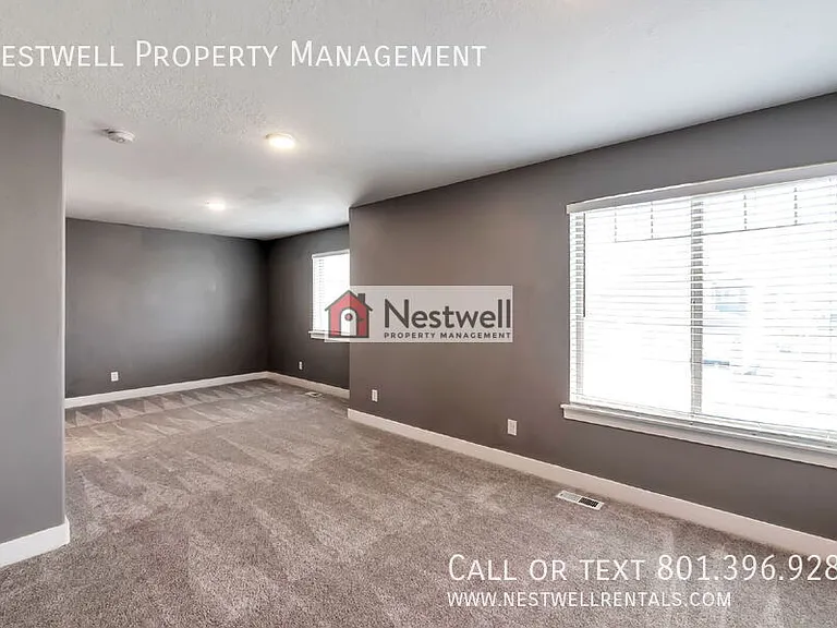 35 E Water Ln — Photo 18