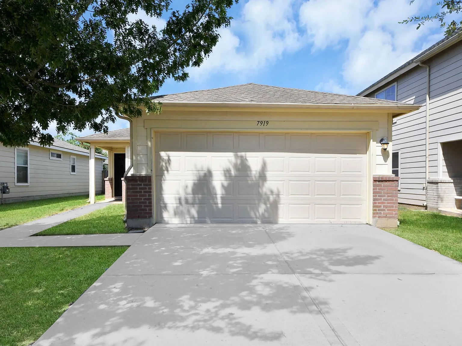 4 bed, 2.0 bath, 1353 sqft, $1,500 — Photo 3