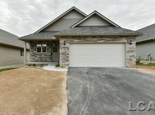 1012 Ridgeview Dr, Tecumseh, MI 49286