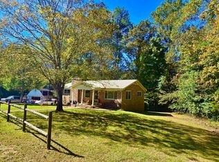 936 Ridge Rd, Quebeck, TN 38579
