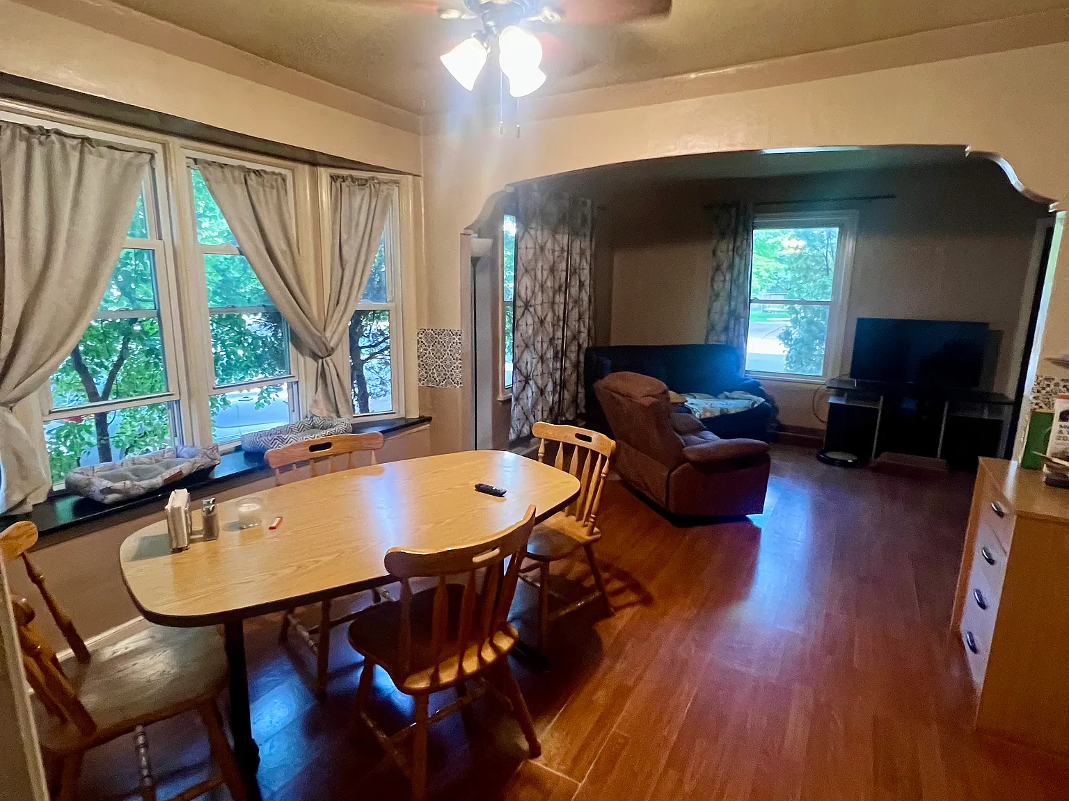317 Central Dr W — Photo 2