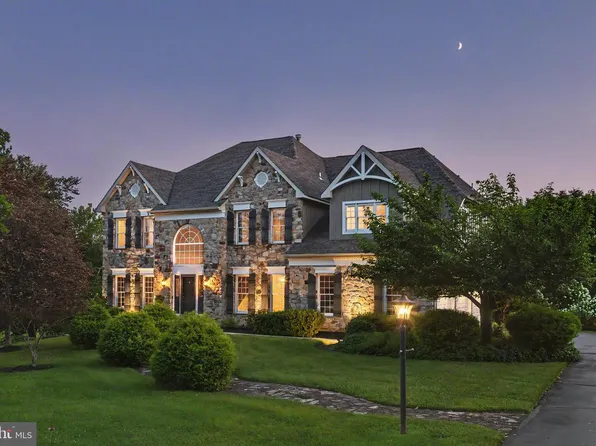 9 Sunrise Dr, Doylestown, PA 18901