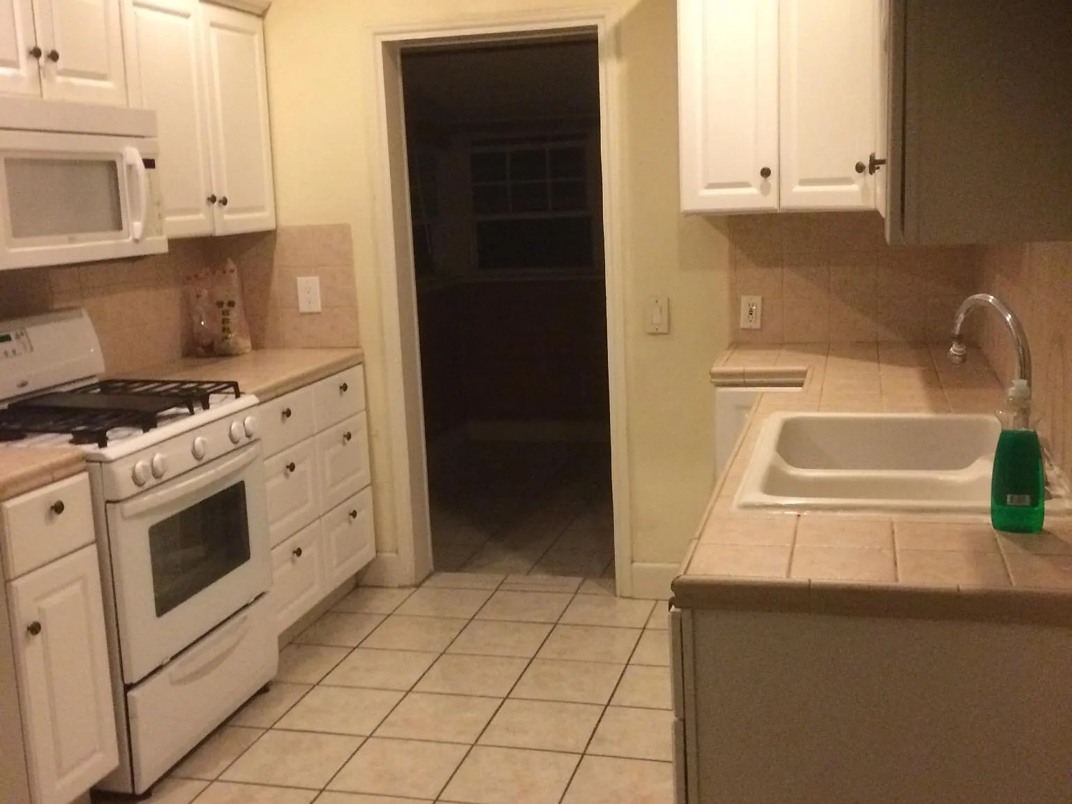2 bed, 1100 sqft, $3,295 — Photo 3