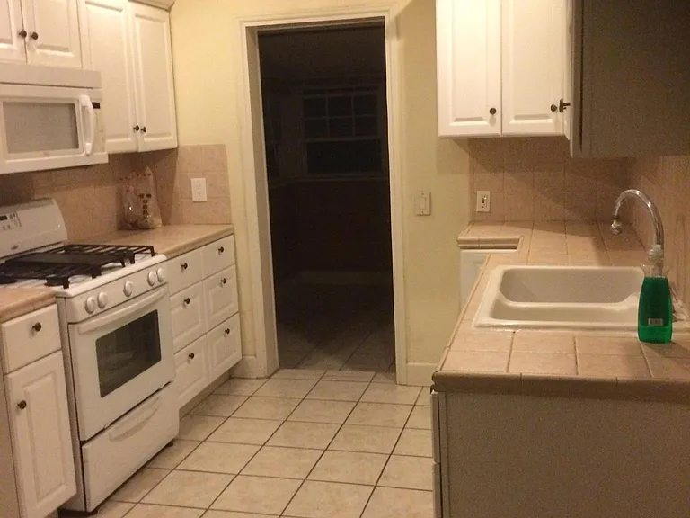 1407 N Buena Vista St — Photo 3