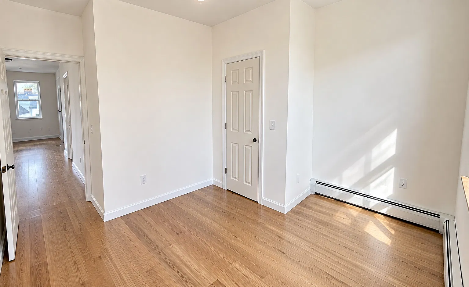 2 bed, 950 sqft, $2,500 — Photo 4