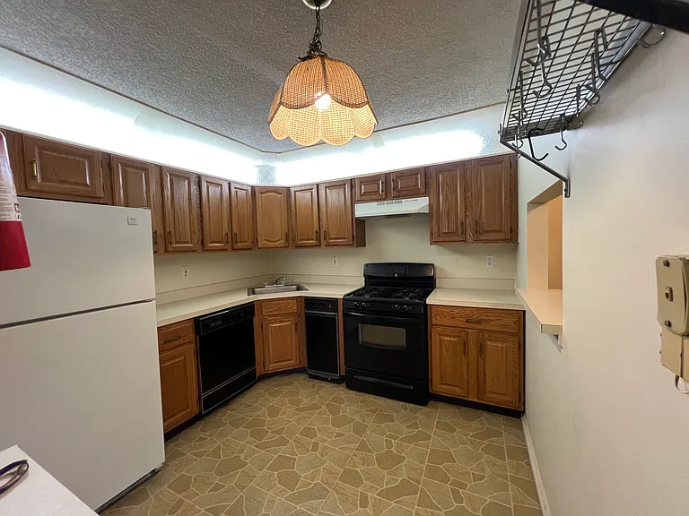 72 Joyner Ct — Photo 4