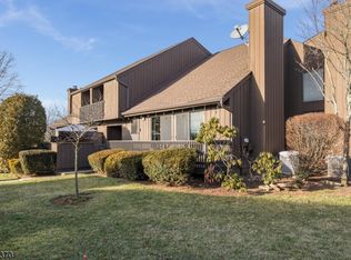 239 Kingsberry Dr, Somerset, NJ