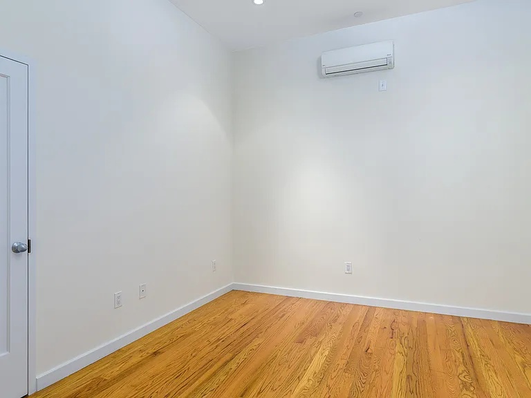 166 Smith St #2D — Photo 9