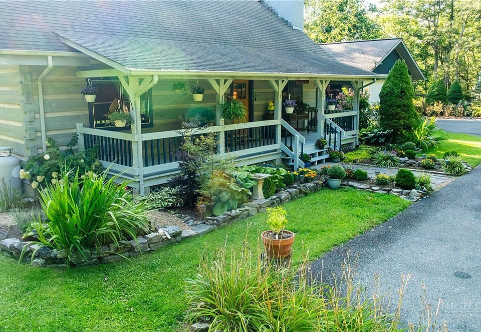 1st image of 634 Stover Ridge
